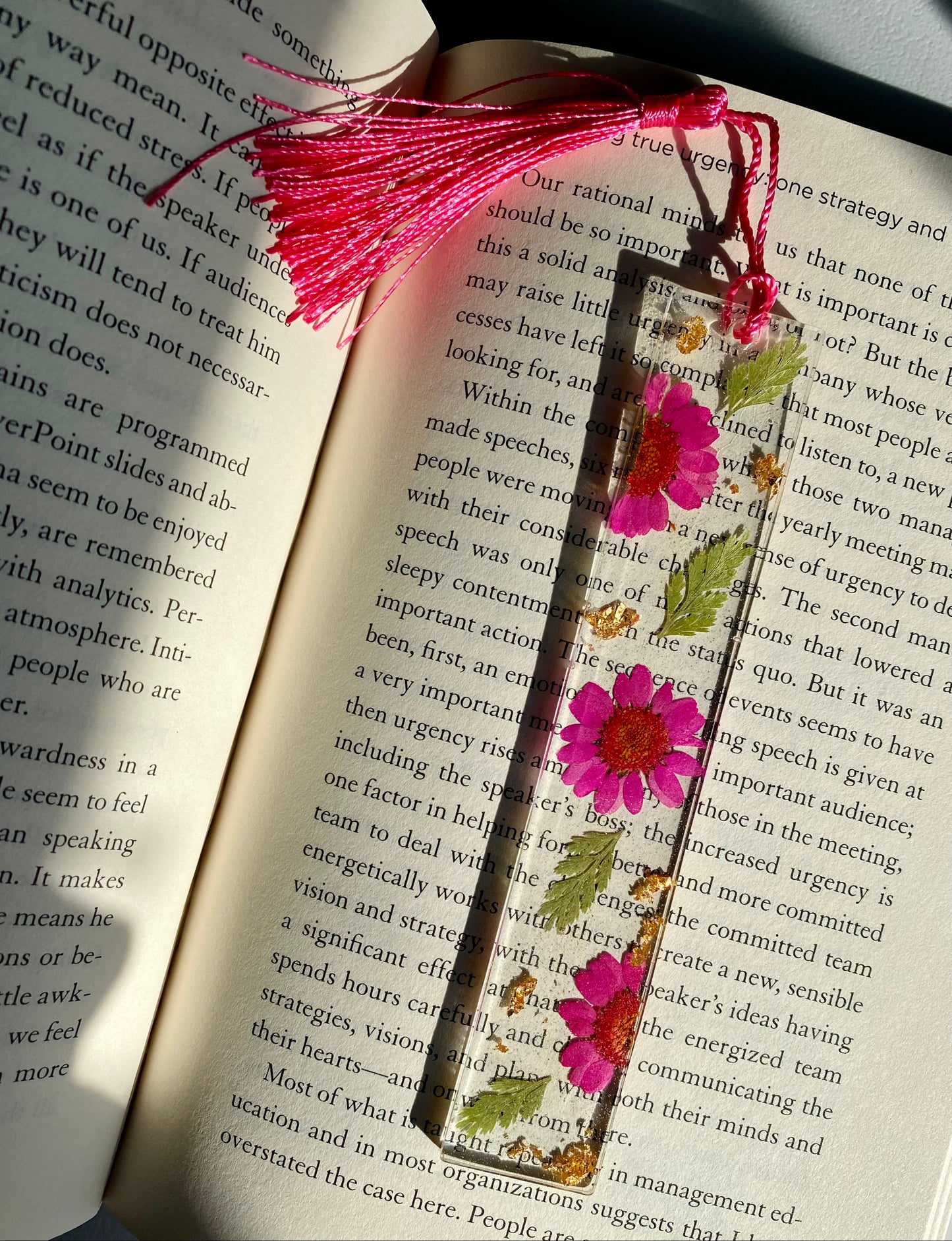 Pink Daisy Glow Bookmark