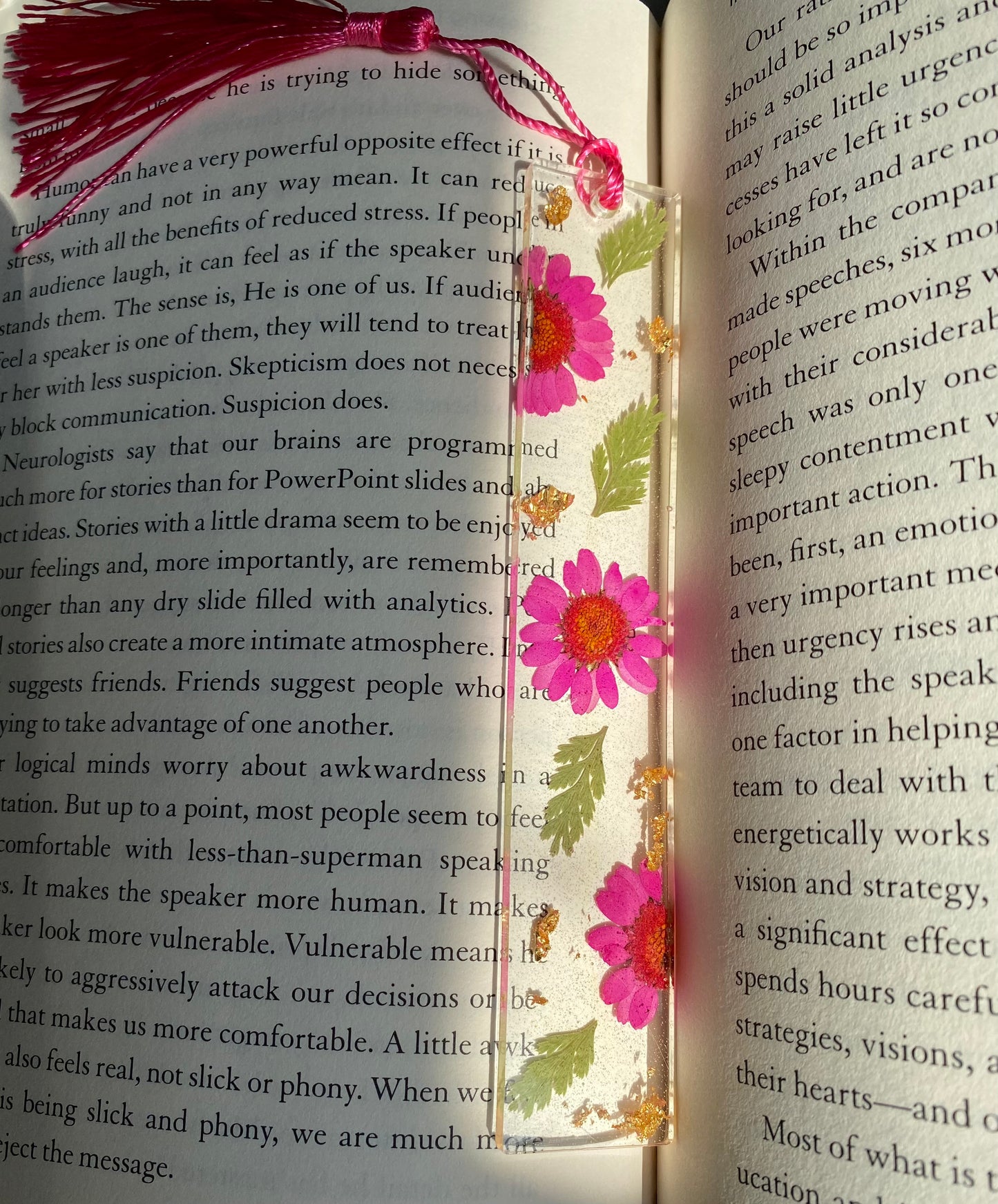 Pink Daisy Glow Bookmark