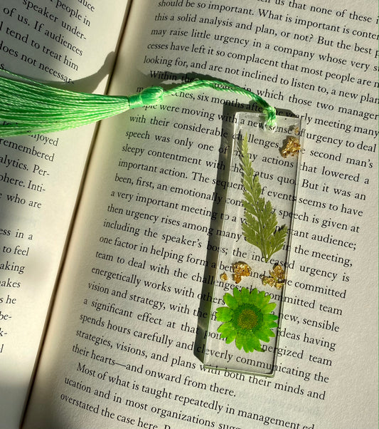 Mini Green Daisy Glow Bookmark