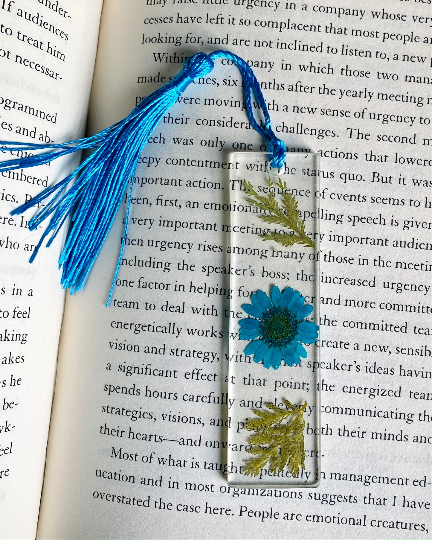 Mini Blue Daisy Glow Bookmark